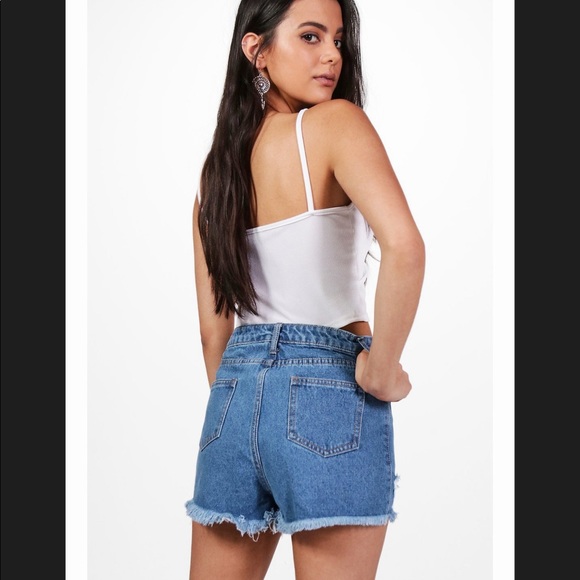 Blue Boohoo angled distressed denim shorts 6 NEW - Picture 2 of 8